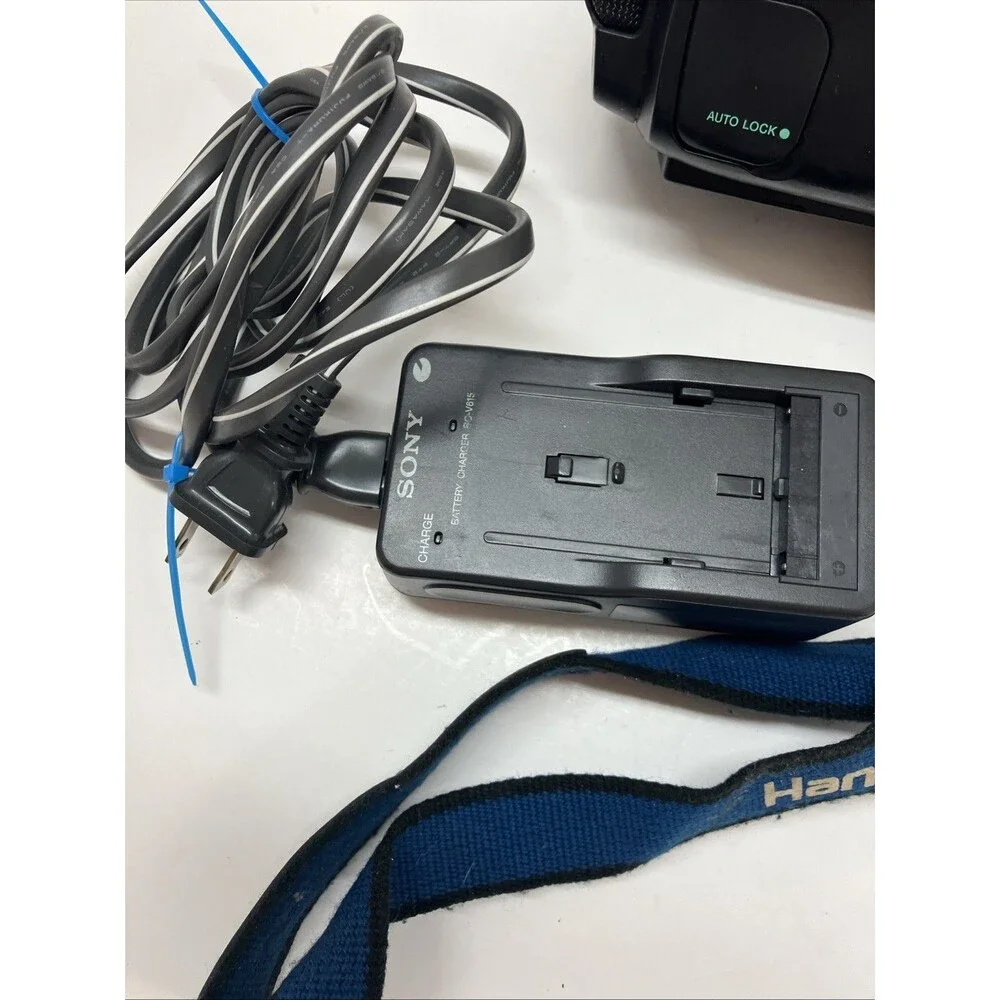 Sony CCD-TR500 HI8 8mm Video8 Camera Camcorder Read Description
